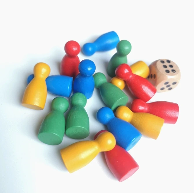 100 Pcs Colorful Wooden Chess  – Board Game Root recenzja i cena